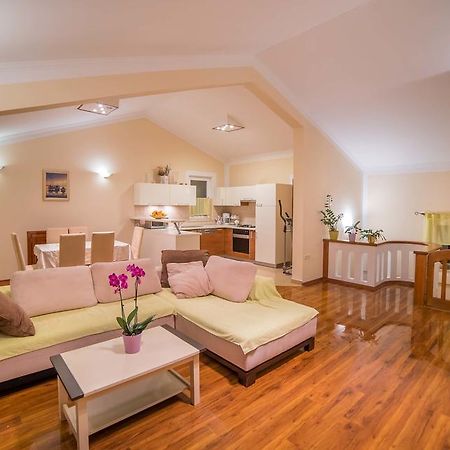 Captain'S Apartment Barbat na Rabu Экстерьер фото