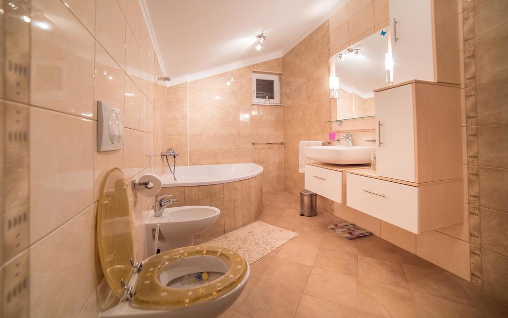 Captain'S Apartment Barbat na Rabu Экстерьер фото