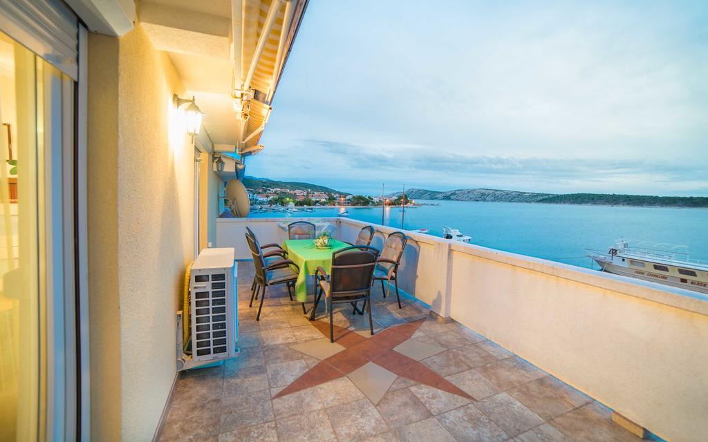 Captain'S Apartment Barbat na Rabu Экстерьер фото